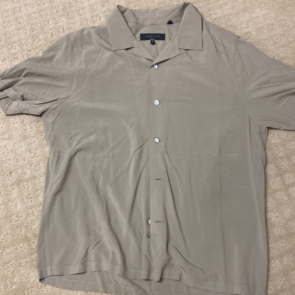 Mens Rag and Bone very comfy button down . Short sleeve.Very cool buttons.size L